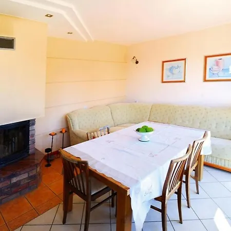 Holiday Accomodations, Βίλα
